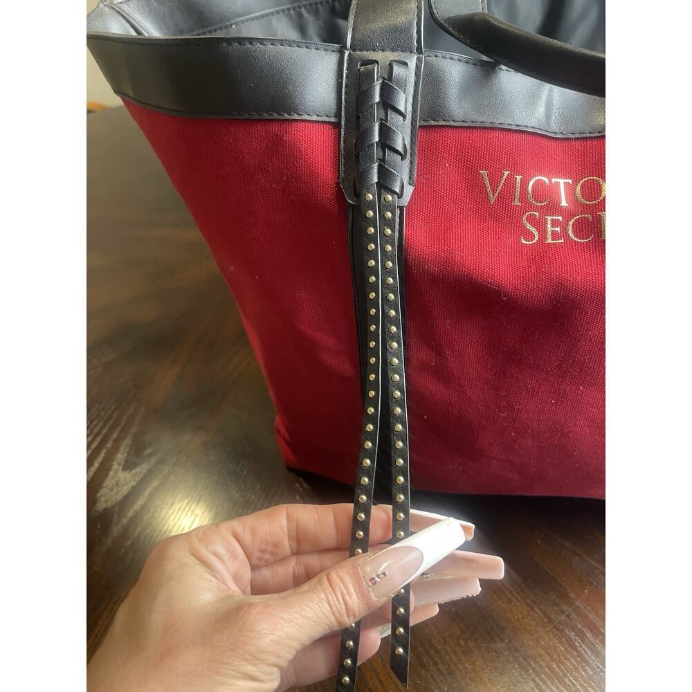 Victoria's Secret Large Tote Bag Red Canvas Black Trim Bronze Studs New 23" x 13 - Picture 3 of 7